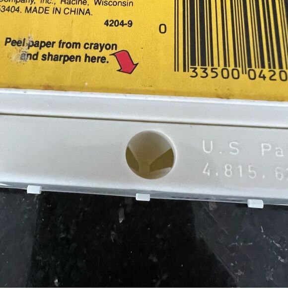 Barbie Doll Crayons 1989
Mattel With Case Built-in
Sharpener Golden 16 NEW - Picture 5 of 11